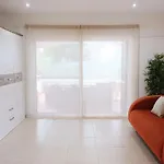 Bloom Place - Acolhedor Com Terraco 아파트 발도로보